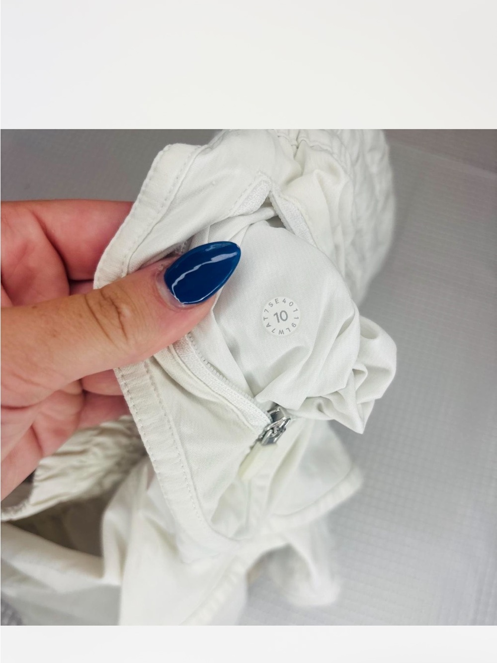 Lululemon Women's white shorts - Picture 4 of 5